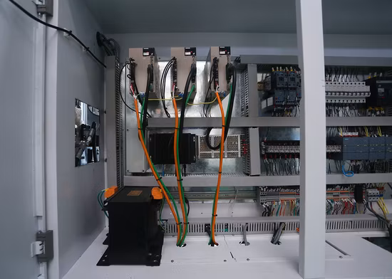 Beiene 金属用インテリジェント CNC 油圧バスバーパンチングシャーリング加工機